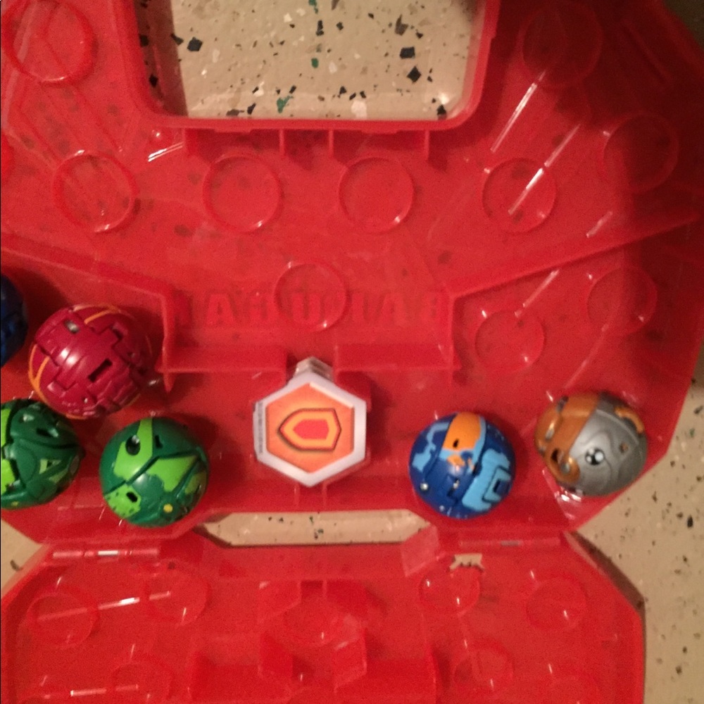 Bakugan case and toys/figures
